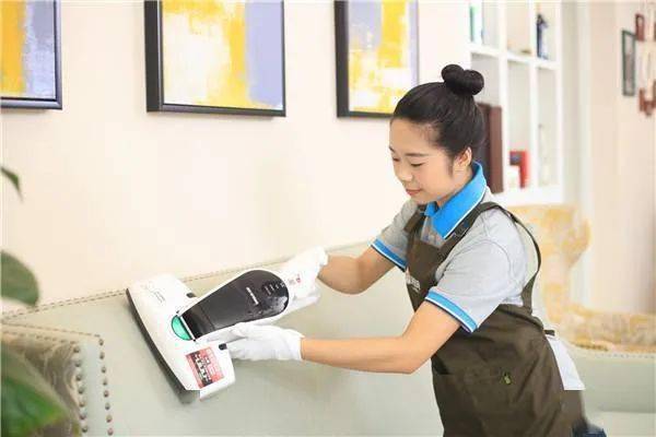 十部門(mén)聯(lián)合發(fā)力 加大財(cái)政支持健全信用體系，推動(dòng)家政勞務(wù)服務(wù)高質(zhì)量發(fā)展